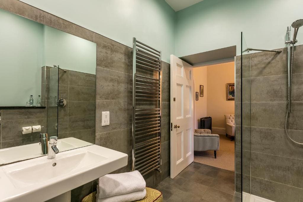 Superior Double Room room - Image 2