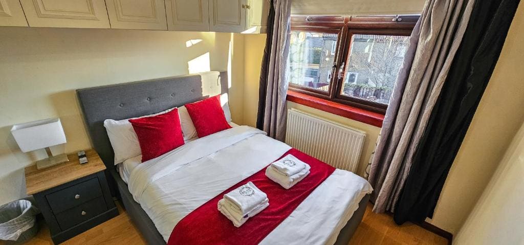 Standard Double Room with Shared Bathroom room - Image 3