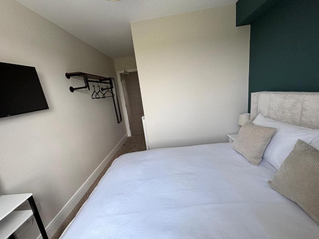 Small Double Room room - Image 2