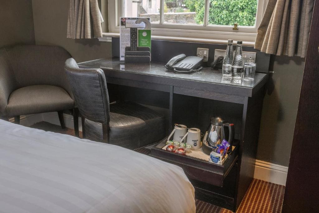 Standard Twin Room - Non-Smoking room - Image 3