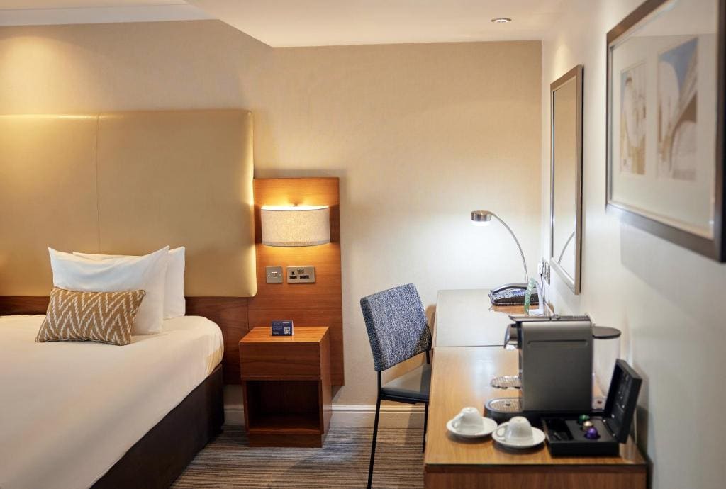 Deluxe King Room room - Image 3