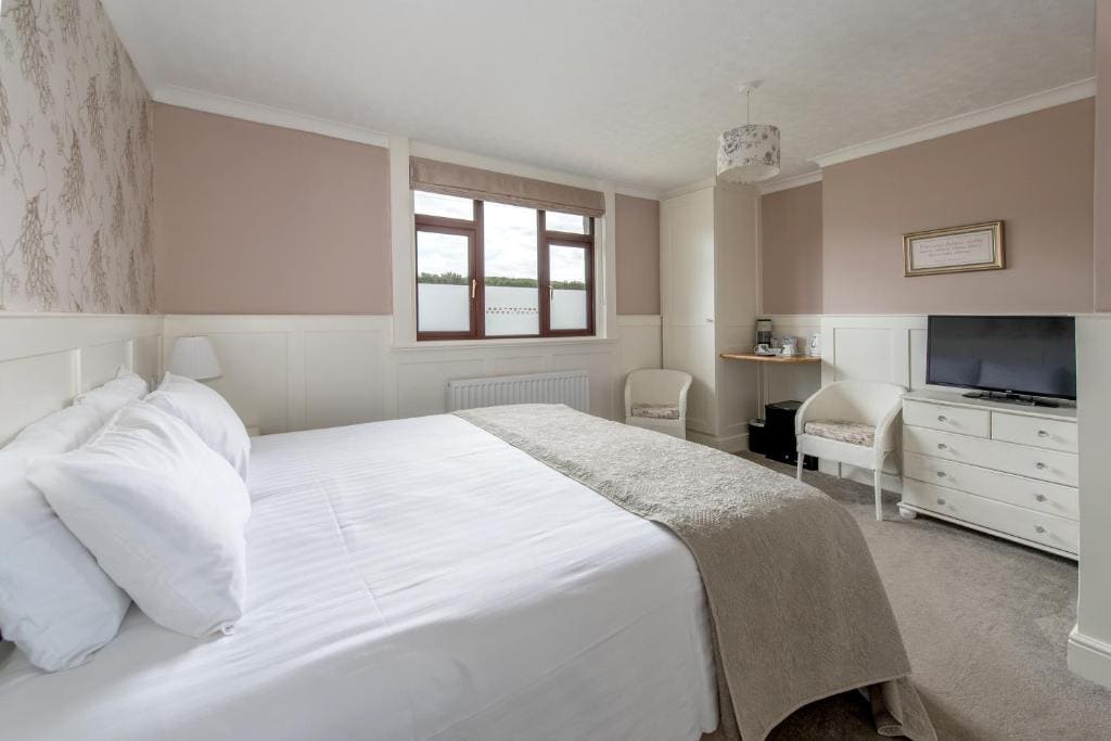 Superior King Room room - Image 3