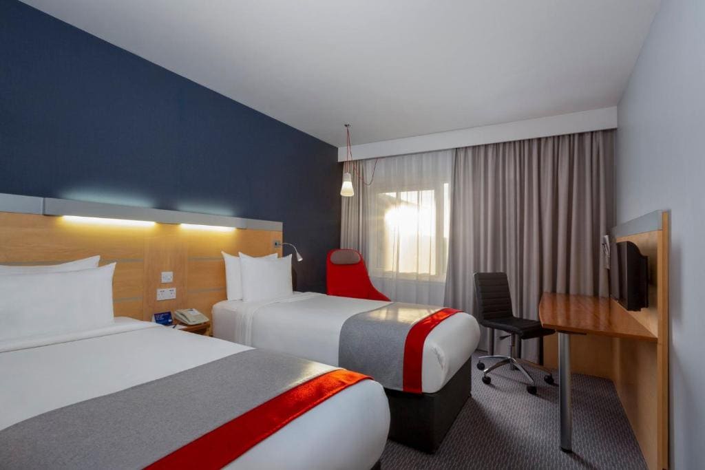 Standard Twin Room with Free Hot Breakfast room - Image 1