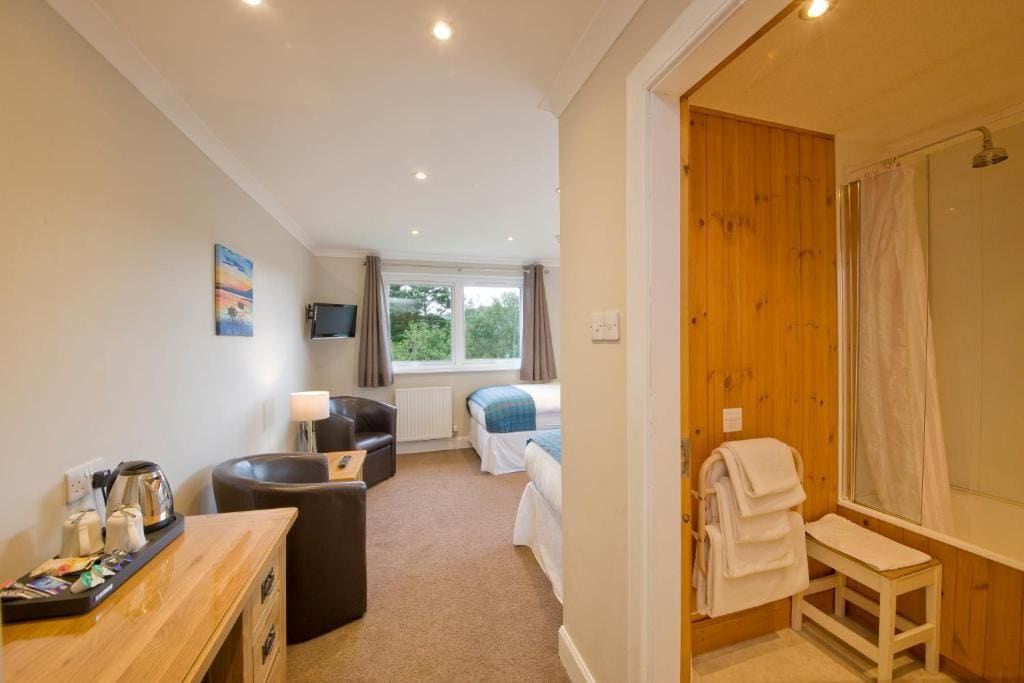 Standard Twin Room with Sea View room - Image 1