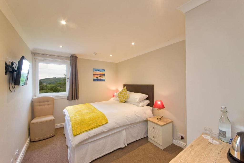 Small Double Room with View room - Image 1