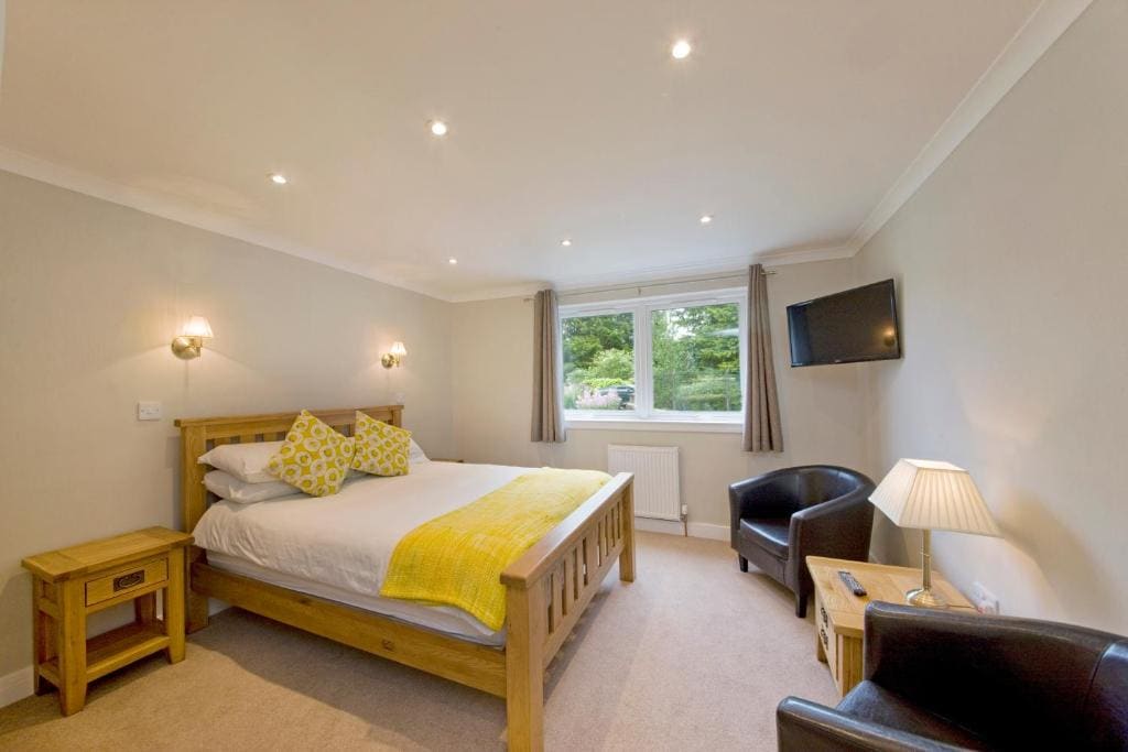 Double Room with Private Bathroom room - Image 2