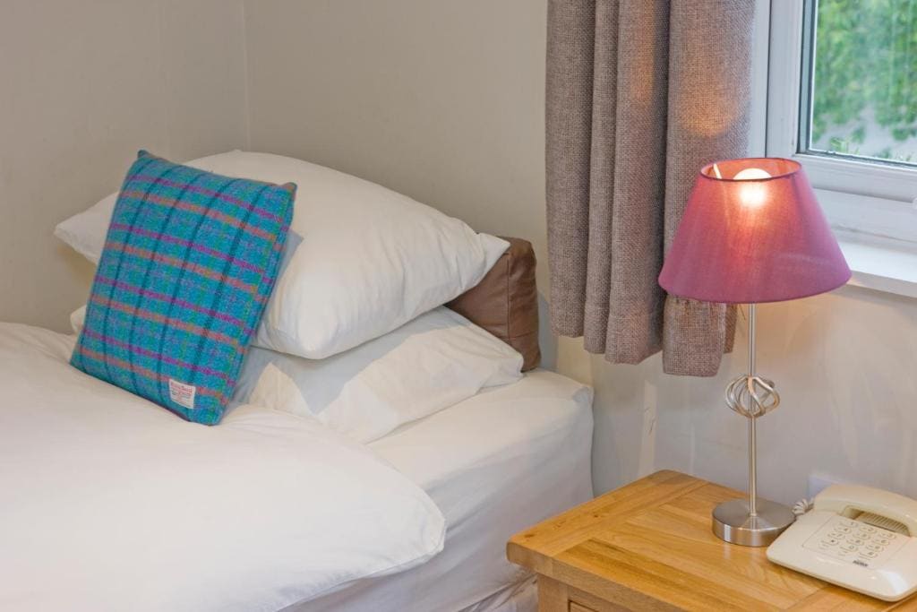 Standard Twin Room with Sea View room - Image 2