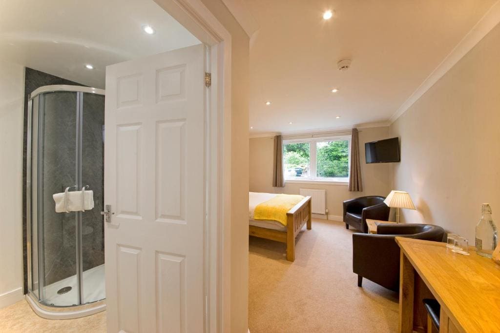Double Room with Private Bathroom room - Image 1