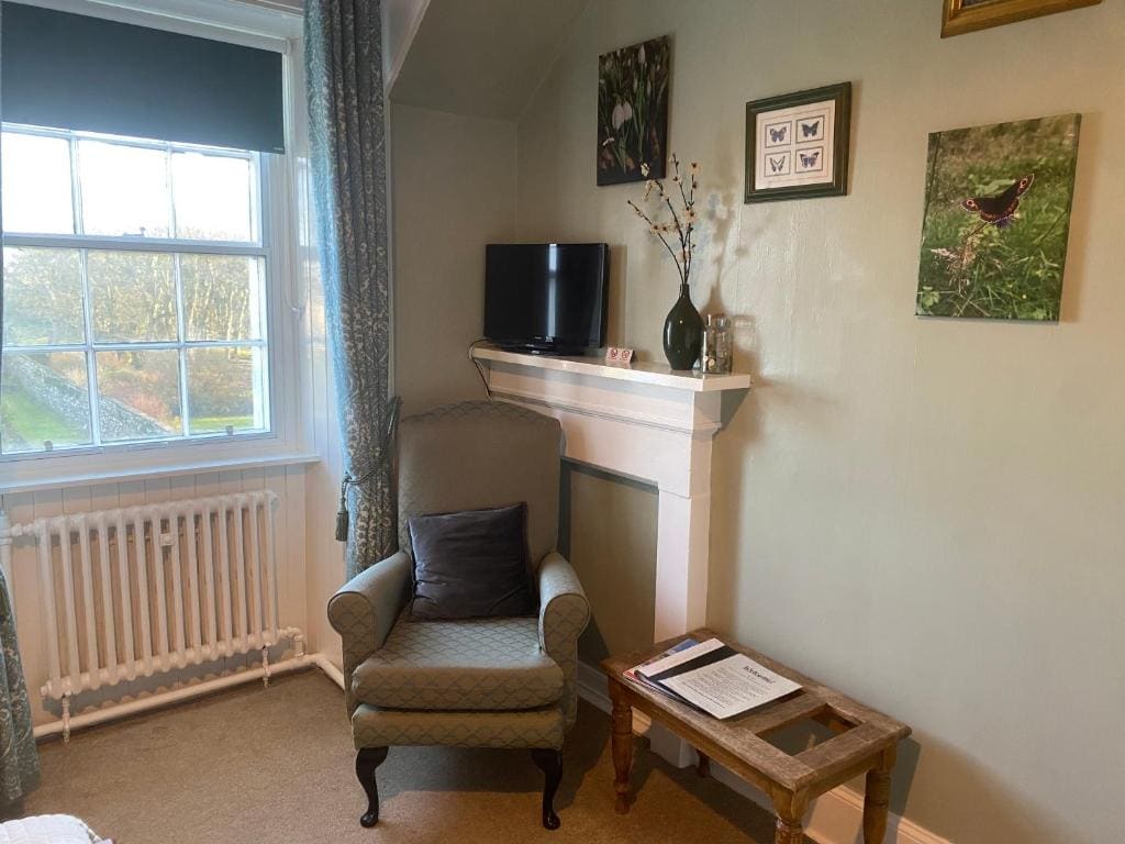 Double Room with Private Bathroom Across The Hallway room - Image 1