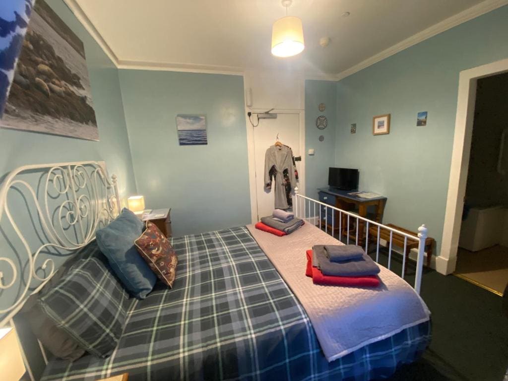 King room with Ensuite room - Image 3