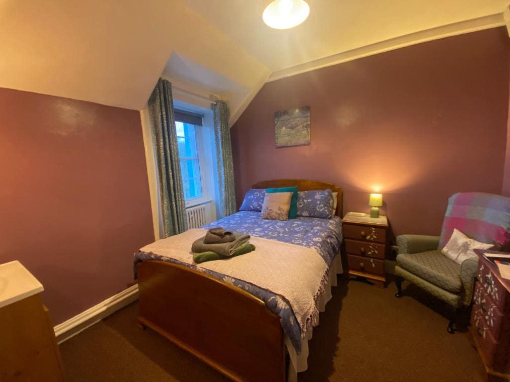 Single Room with Private Bathroom Across The Hallway room - Image 2
