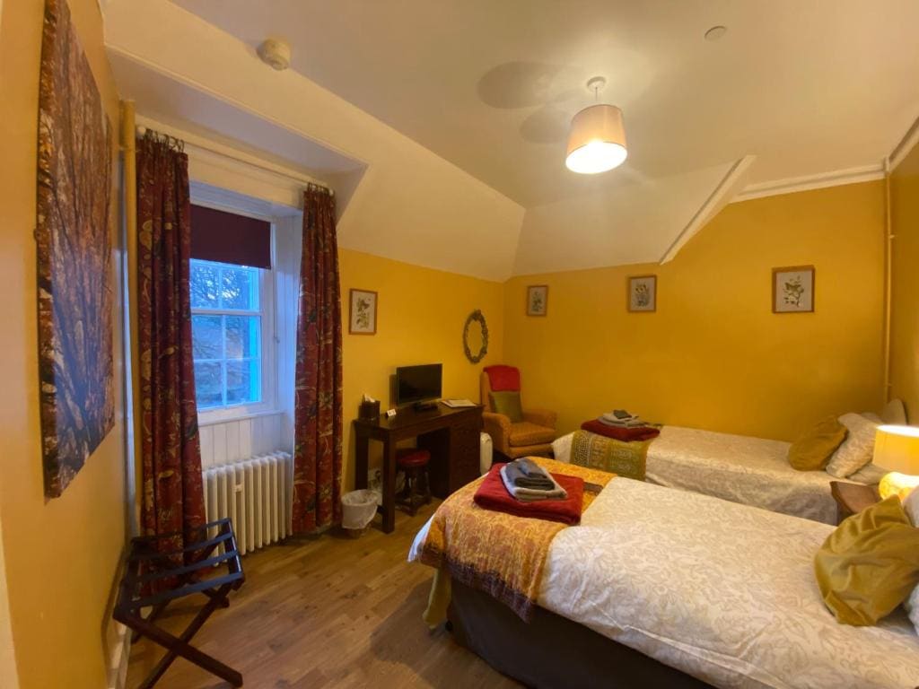 Super King or Twin Room with Ensuite room - Image 2
