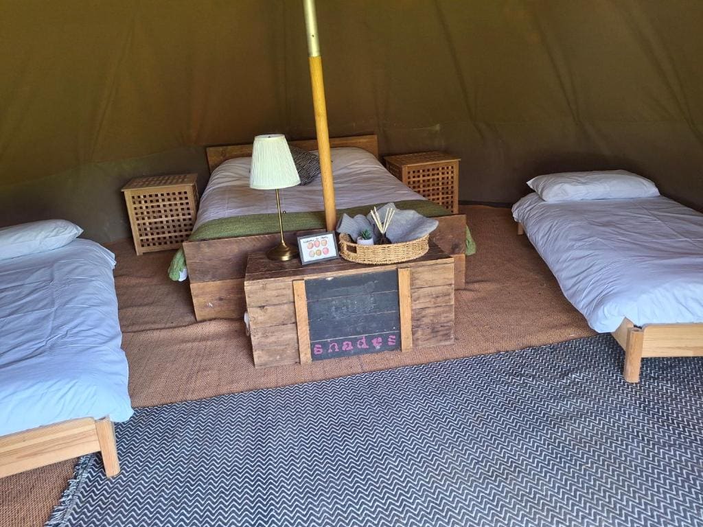 Tent room - Image 2
