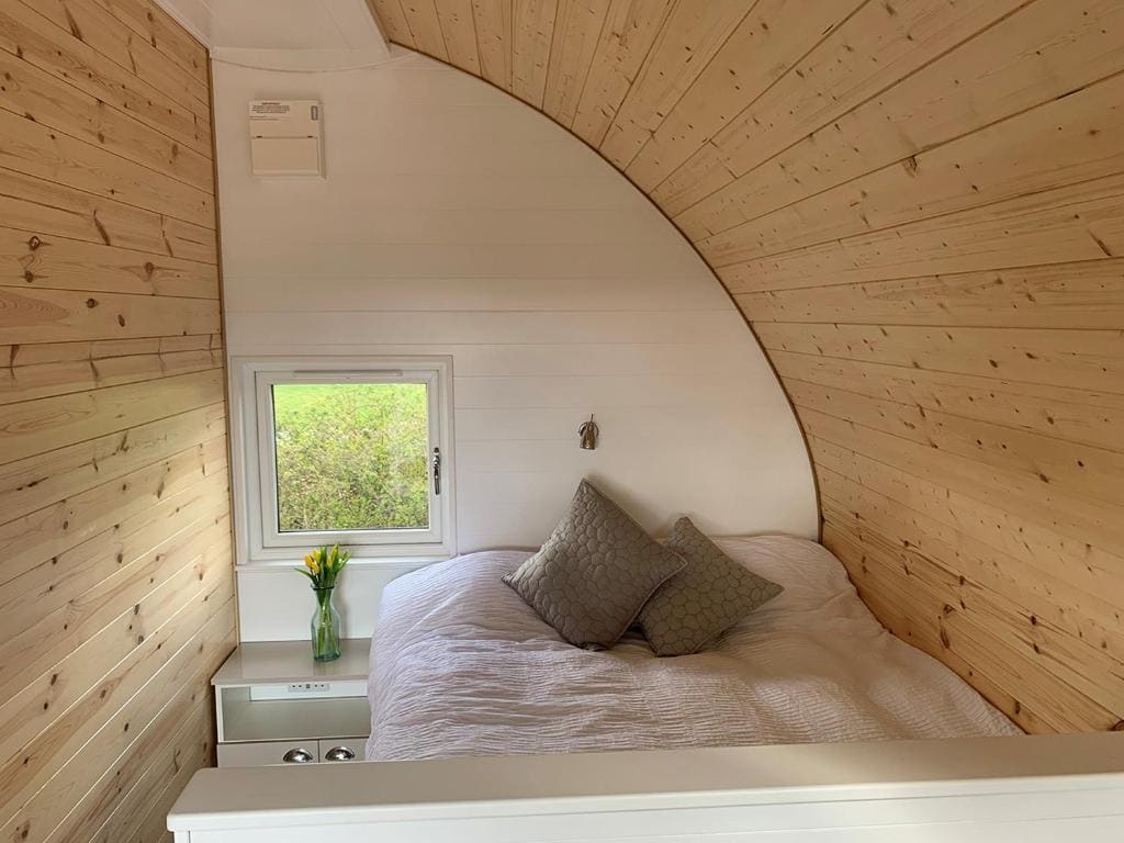 Family Room with Bathroom room - Image 2