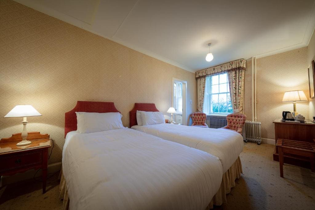 Standard Twin Room room - Image 1