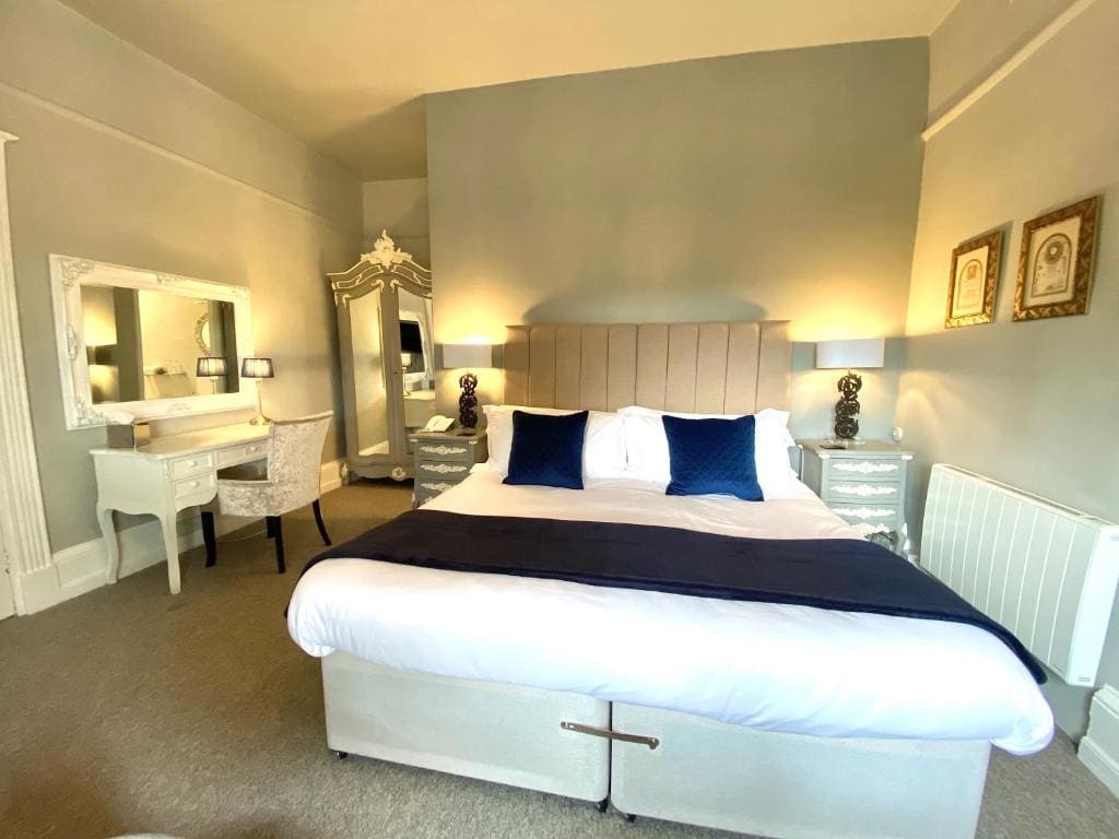 Standard Double or Twin Room room - Image 3