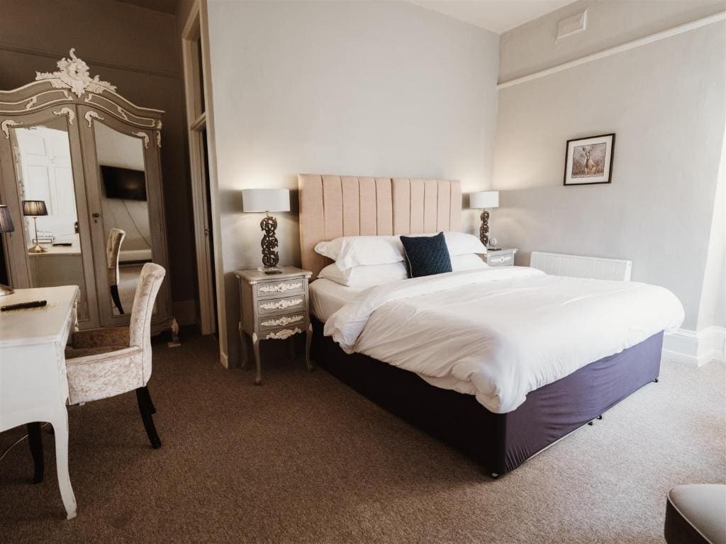 Standard Double or Twin Room room - Image 2