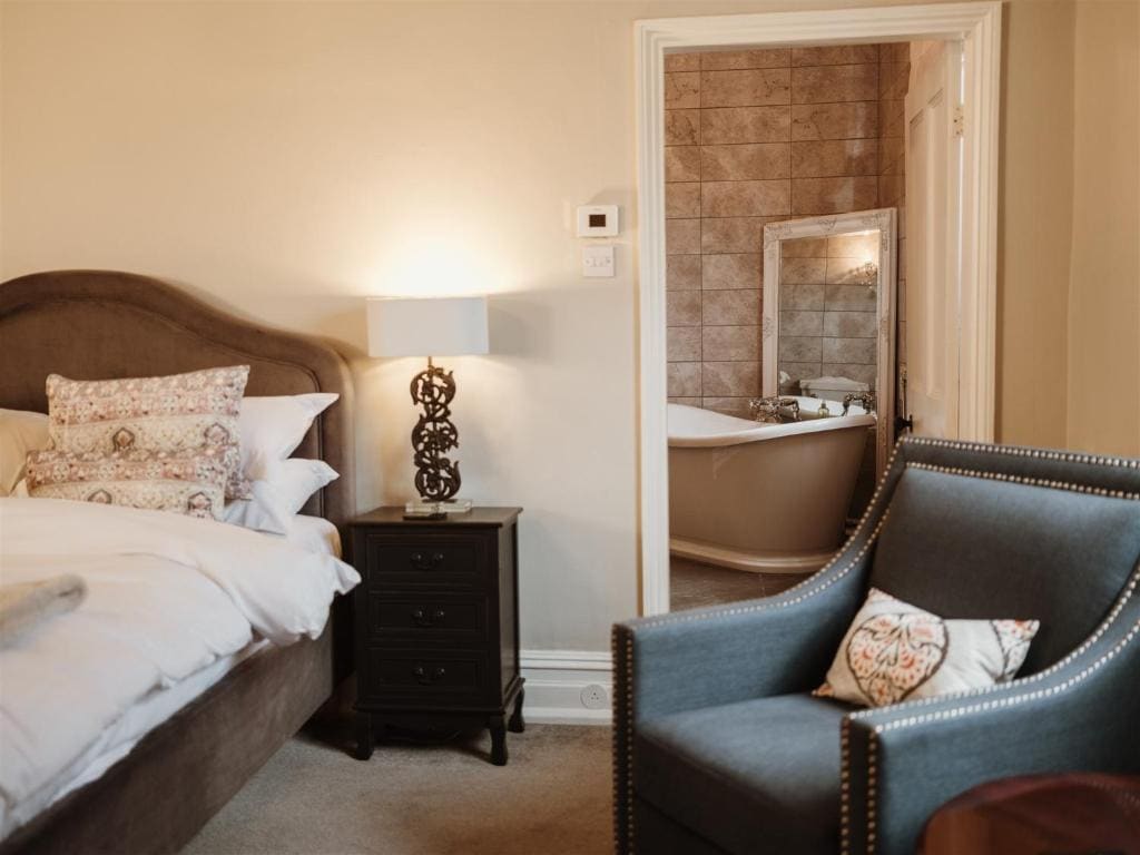 Superior Double Room room - Image 2