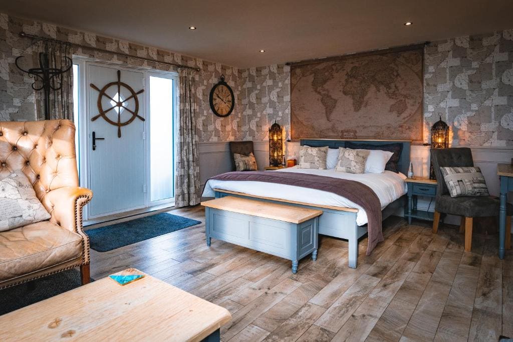 Explorer Suite - The Little Inn room - Image 1