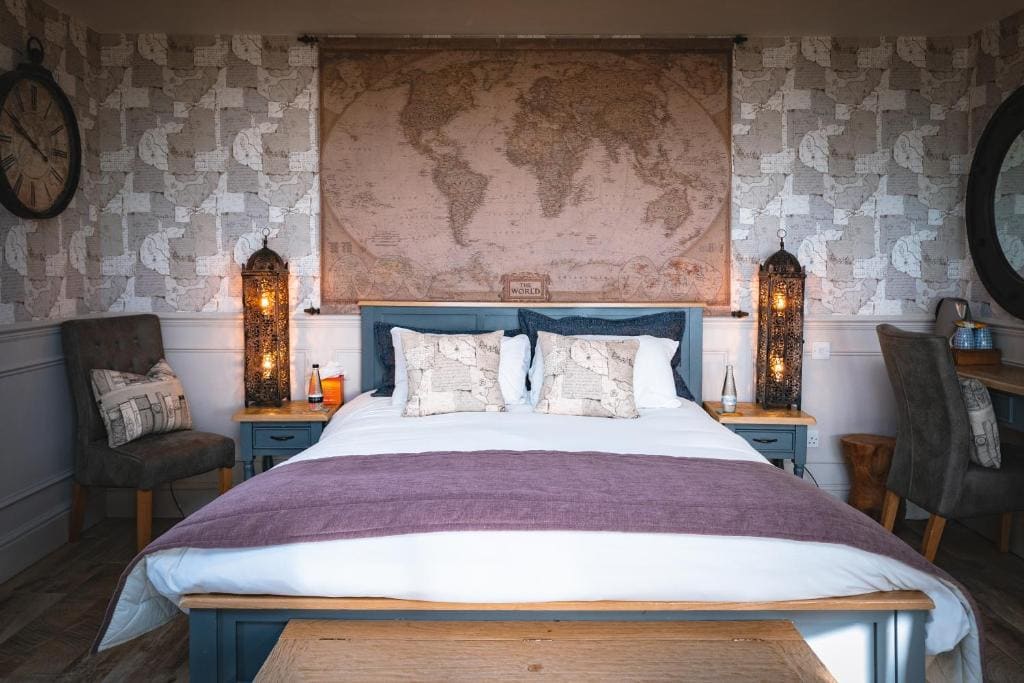 Explorer Suite - The Little Inn room - Image 3