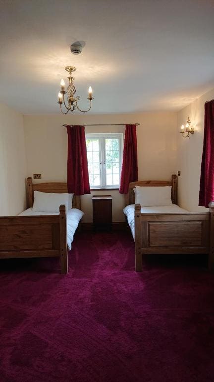 Superior Quadruple Room room - Image 2