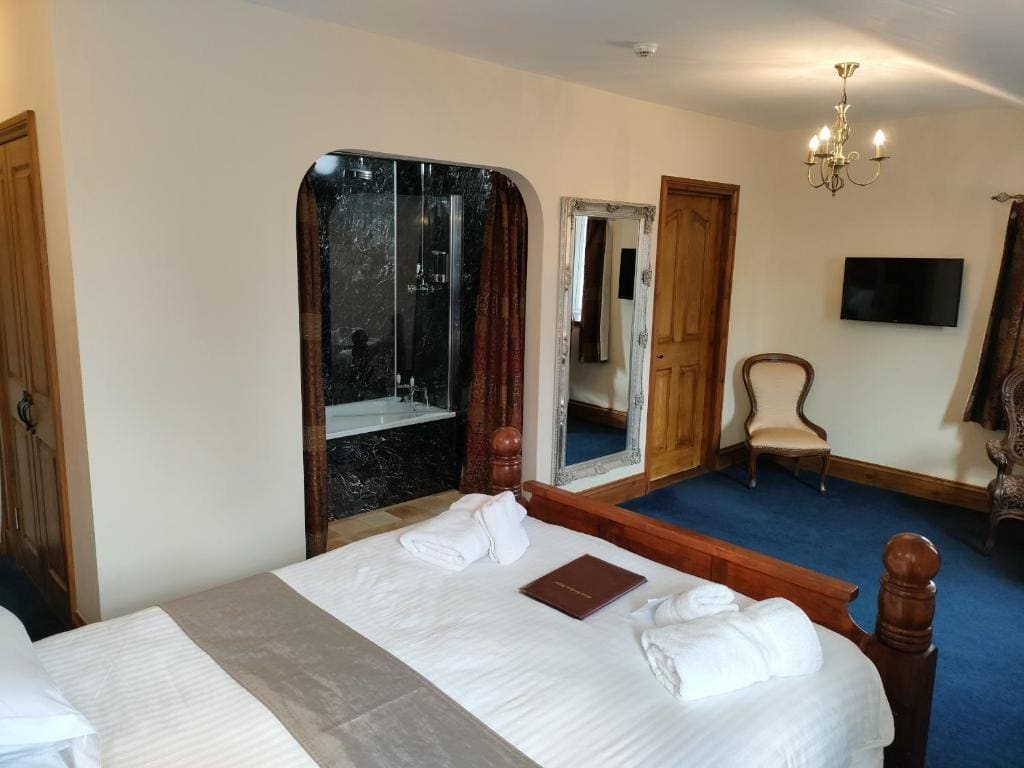 Superior Double Room room - Image 3