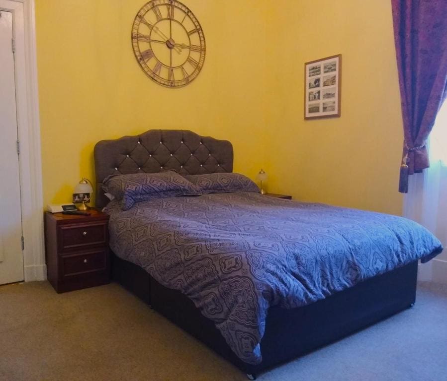 Deluxe Double Room with Shower room - Image 1
