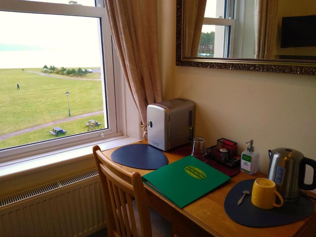 Single Room with Sea View room - Image 1