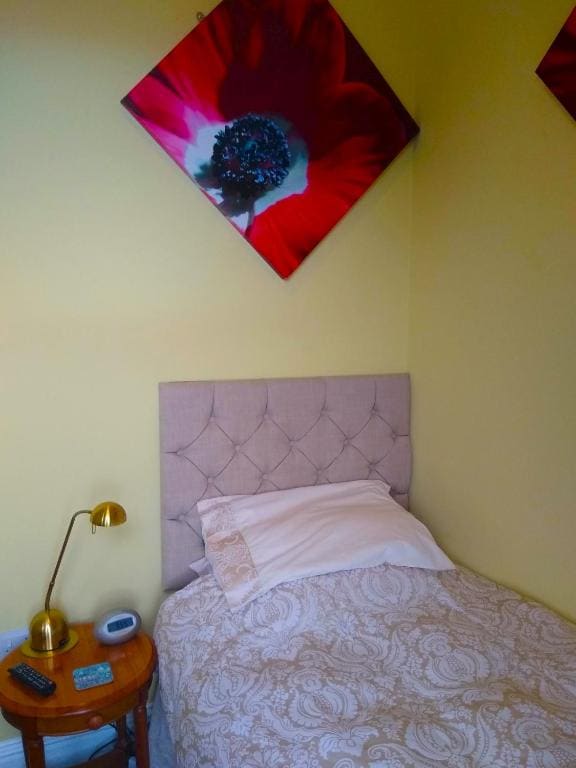 Single Room with Sea View room - Image 3