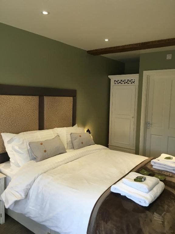 Deluxe Double Room with Shower room - Image 1