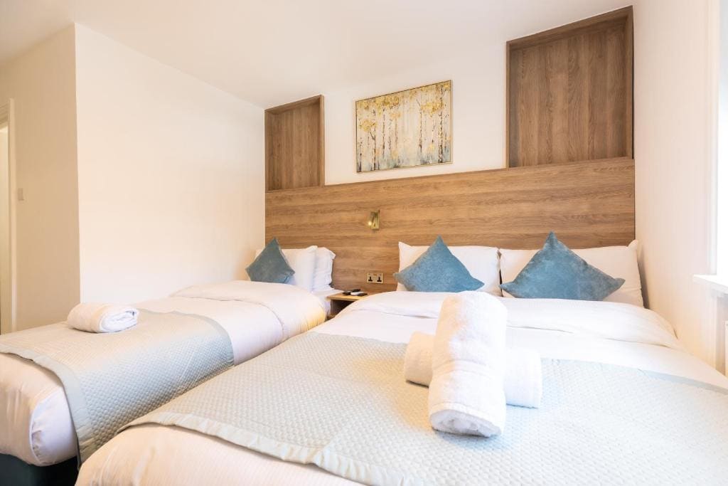 Standard Triple Room room - Image 1