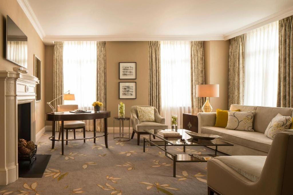 Premium Park View Suite, 1 King room - Image 1