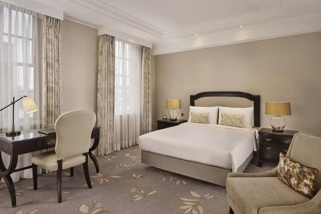 Deluxe Room, Guest room, 1 Queen room - Image 2