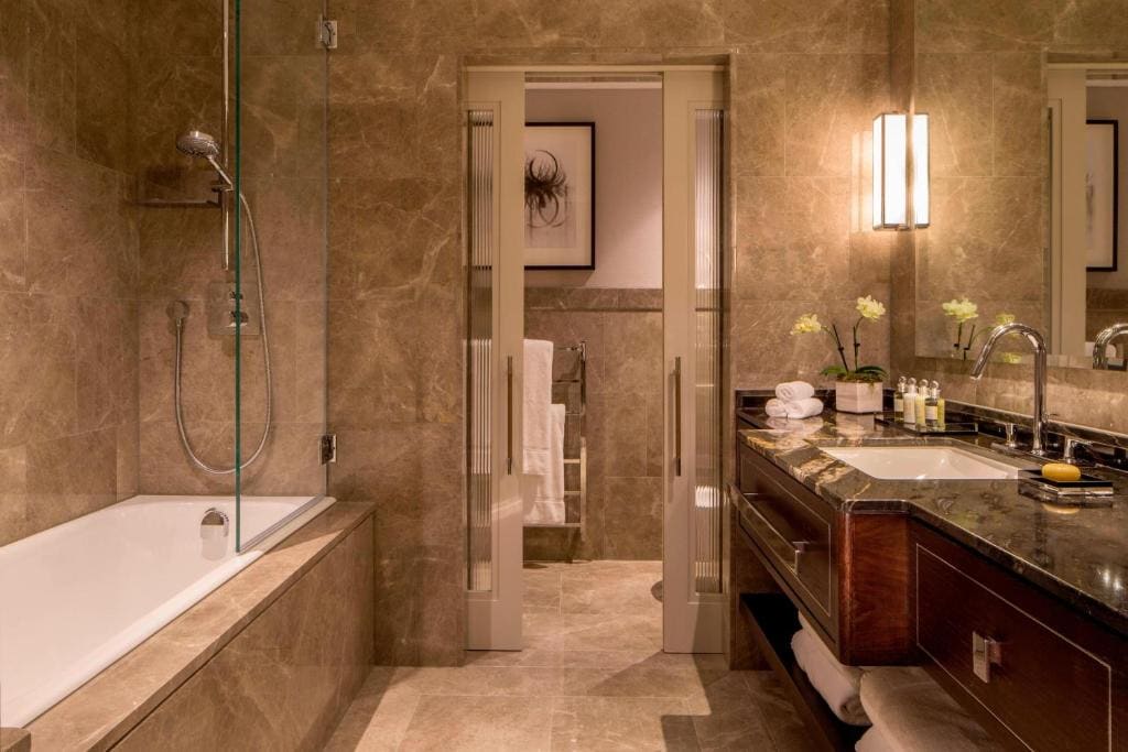 Superior Suite, 1 King room - Image 2
