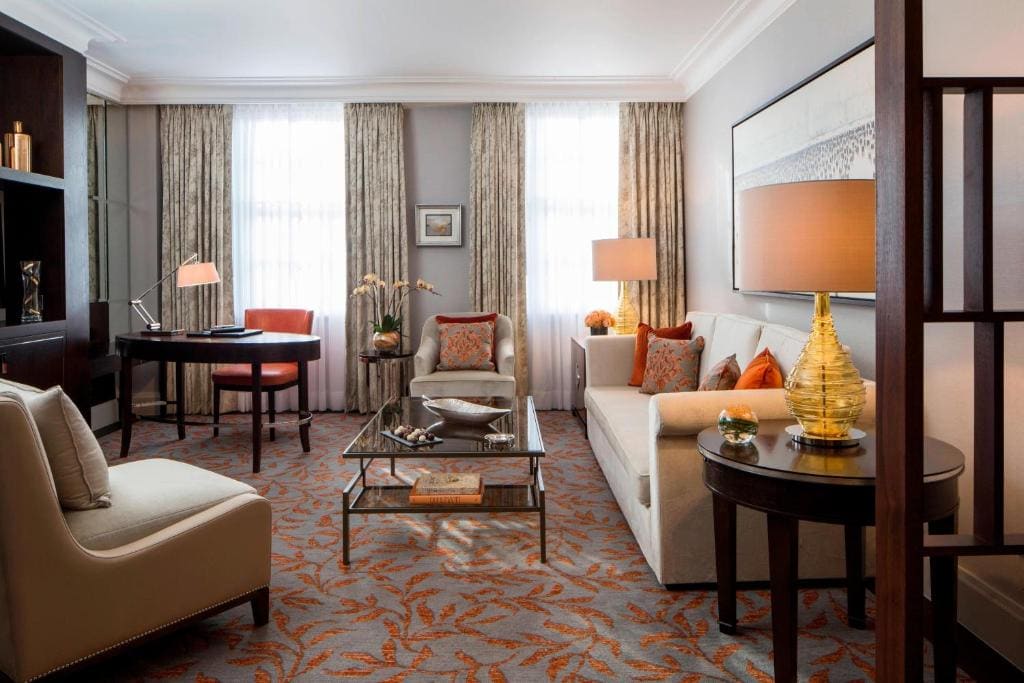 Superior Executive One-Bedroom Suite with Executive Lounge Access room - Image 1