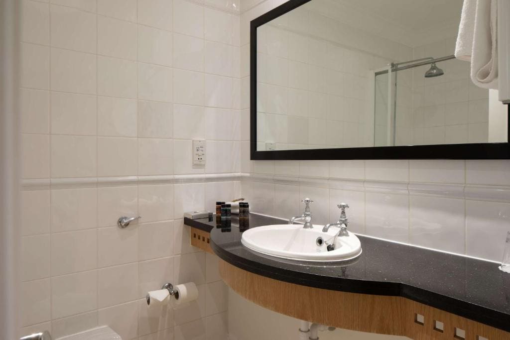 Standard Twin Room - Non-Smoking room - Image 3