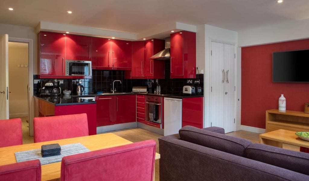 Two-Bedroom Apartment with Lounge room - Image 2