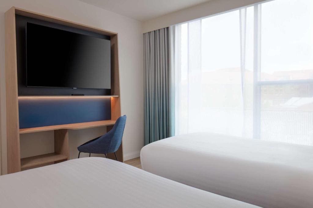 2 Twin Beds Room room - Image 2