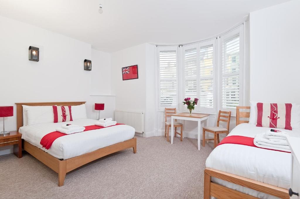 Family Room with Sea View room - Image 3