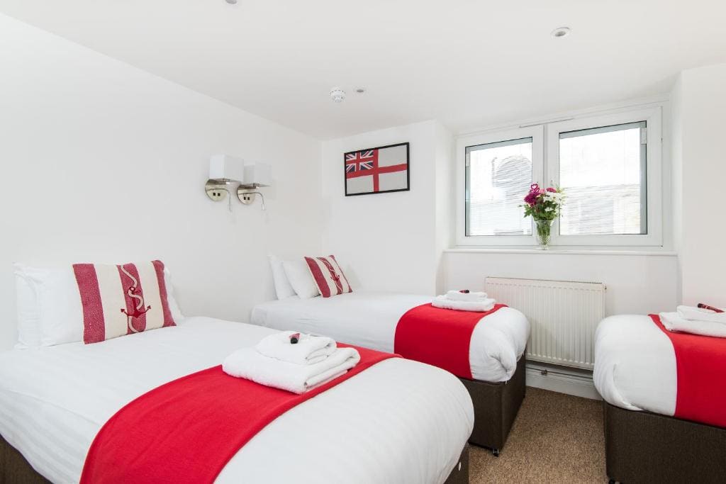 Triple Room with Private Bathroom room - Image 1