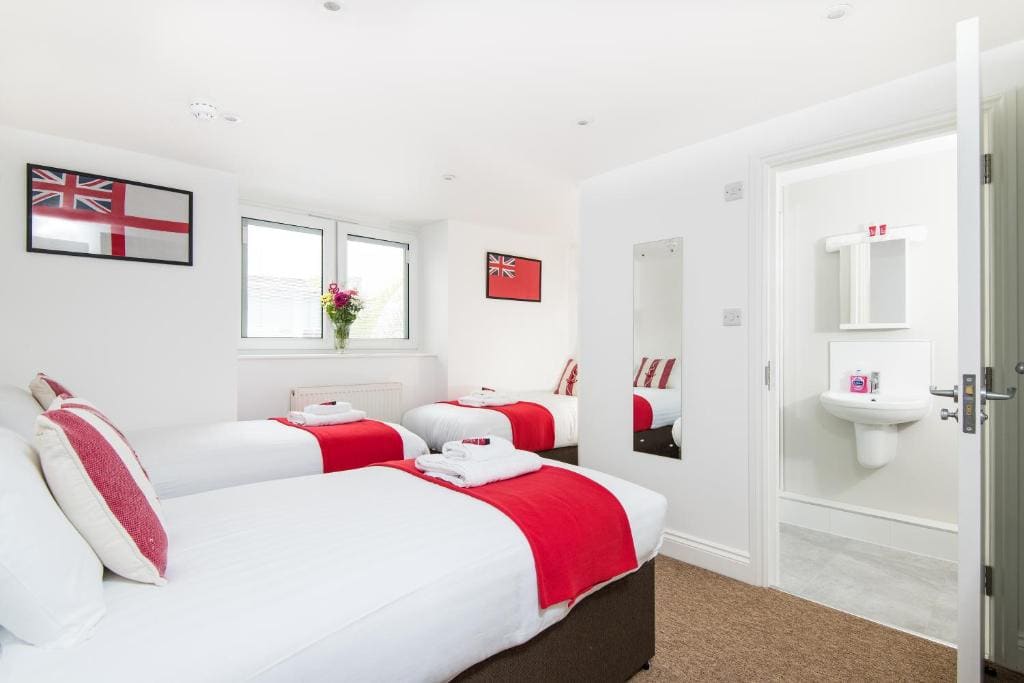 Triple Room with Private Bathroom room - Image 2