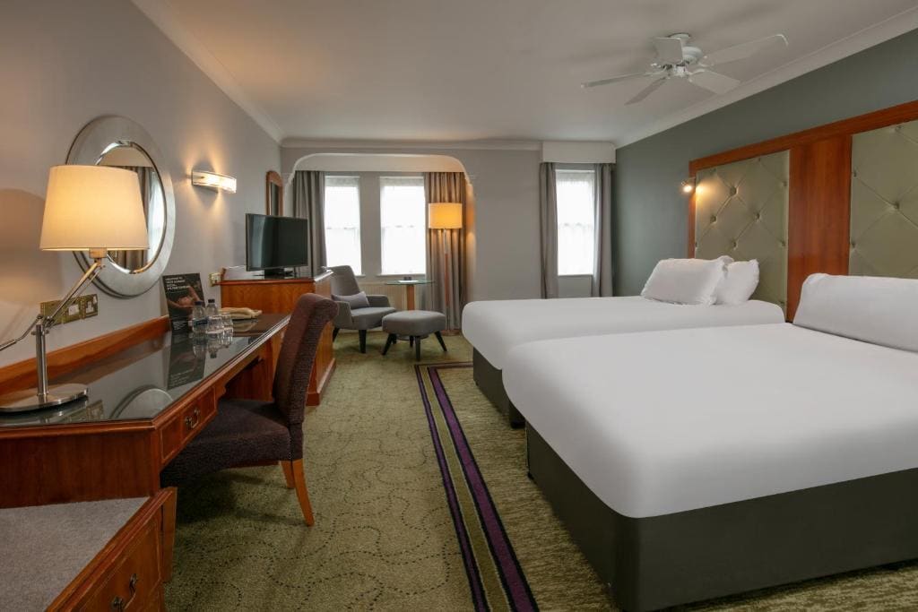 Deluxe Twin Room room - Image 1