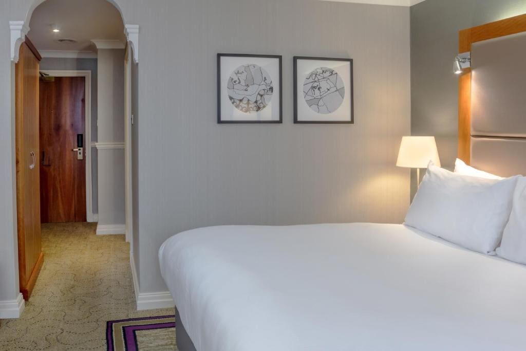 Deluxe King Room room - Image 3