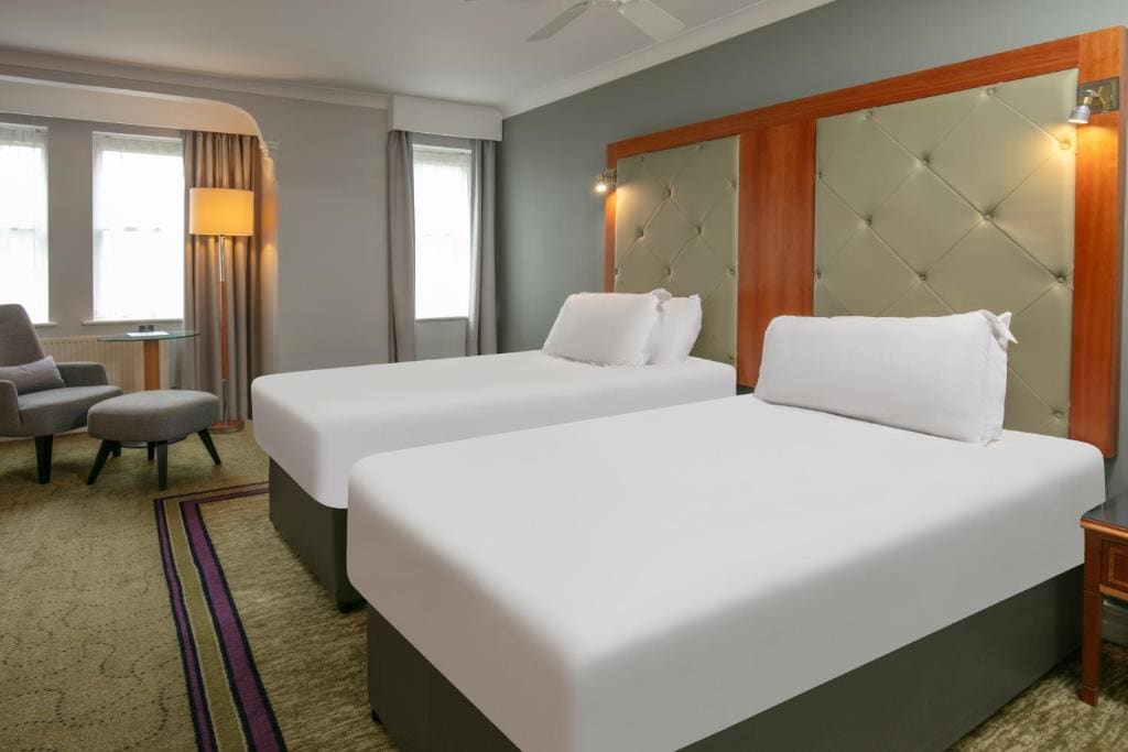 Deluxe Twin Room room - Image 2