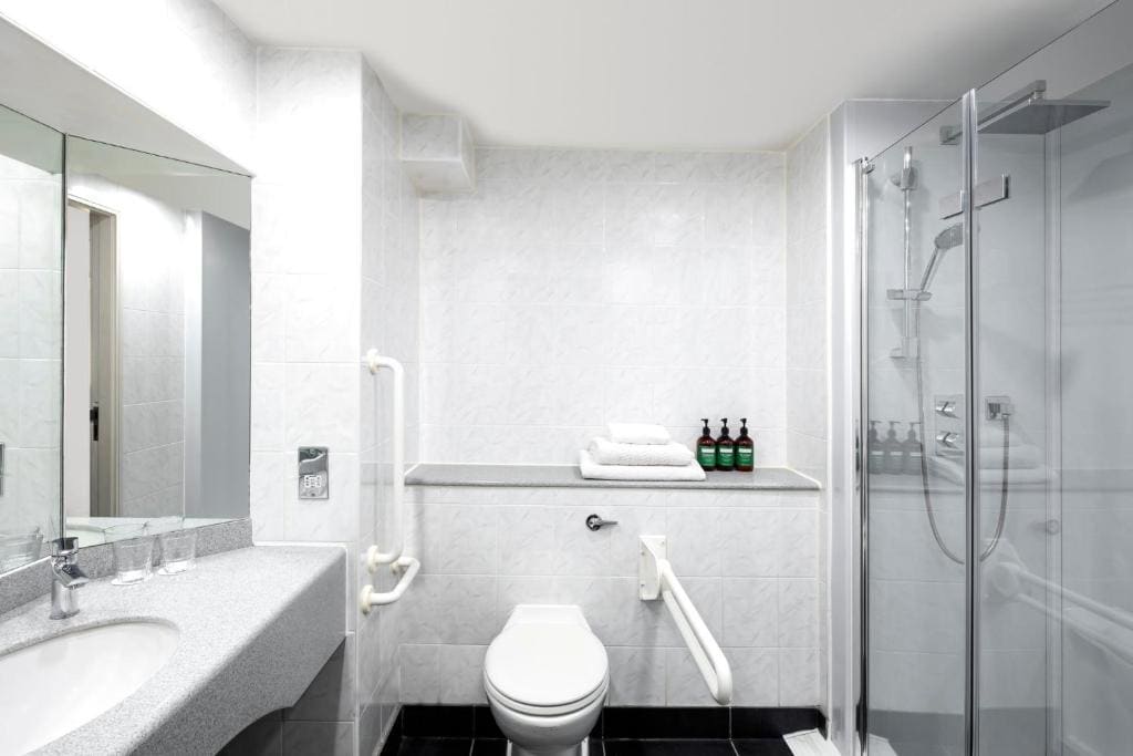 Standard Queen Room - Accessible room - Image 2