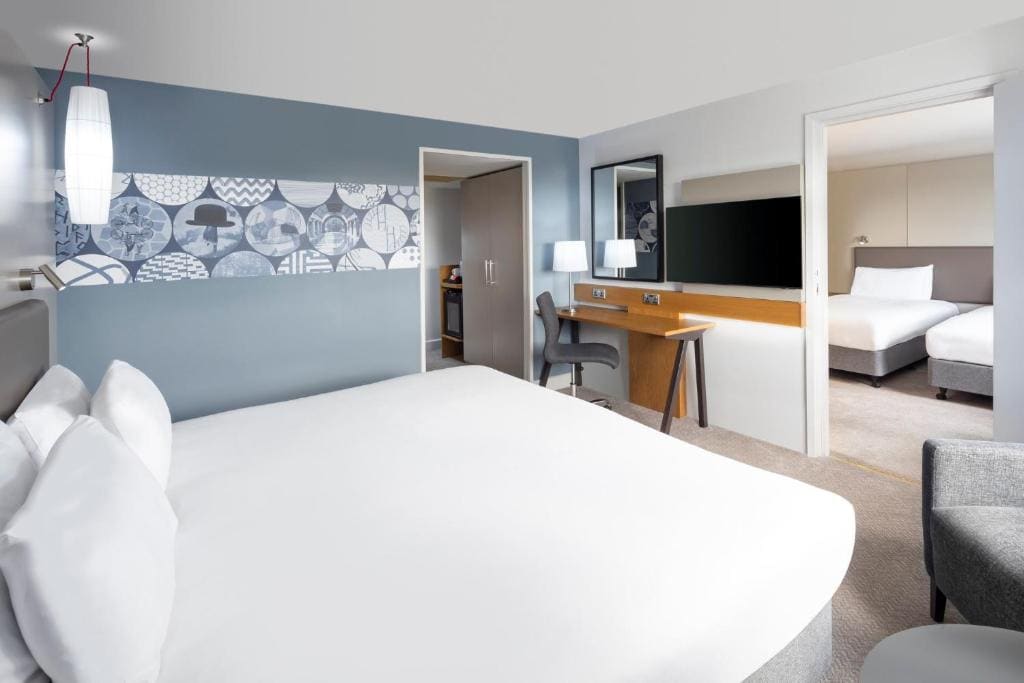 2 Single Beds Premium On High Floor room - Image 1