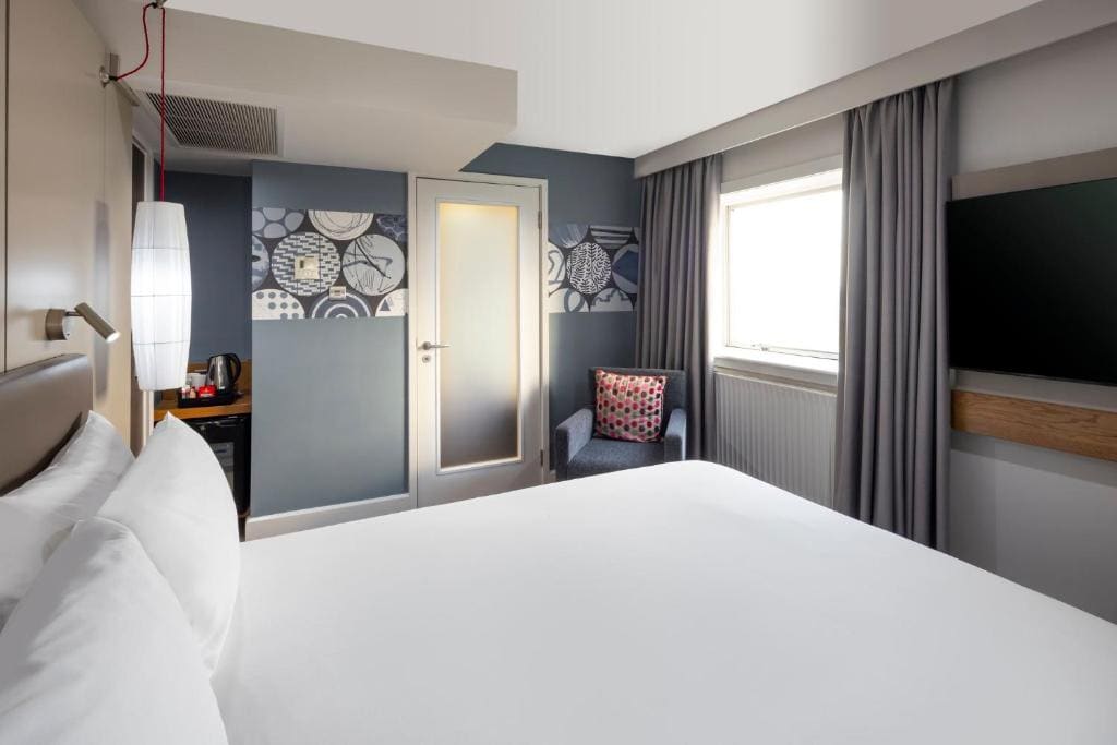 Standard Queen Room - High Floor room - Image 1