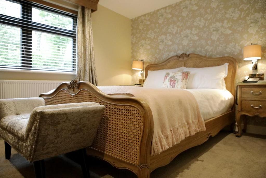Deluxe King Room room - Image 2