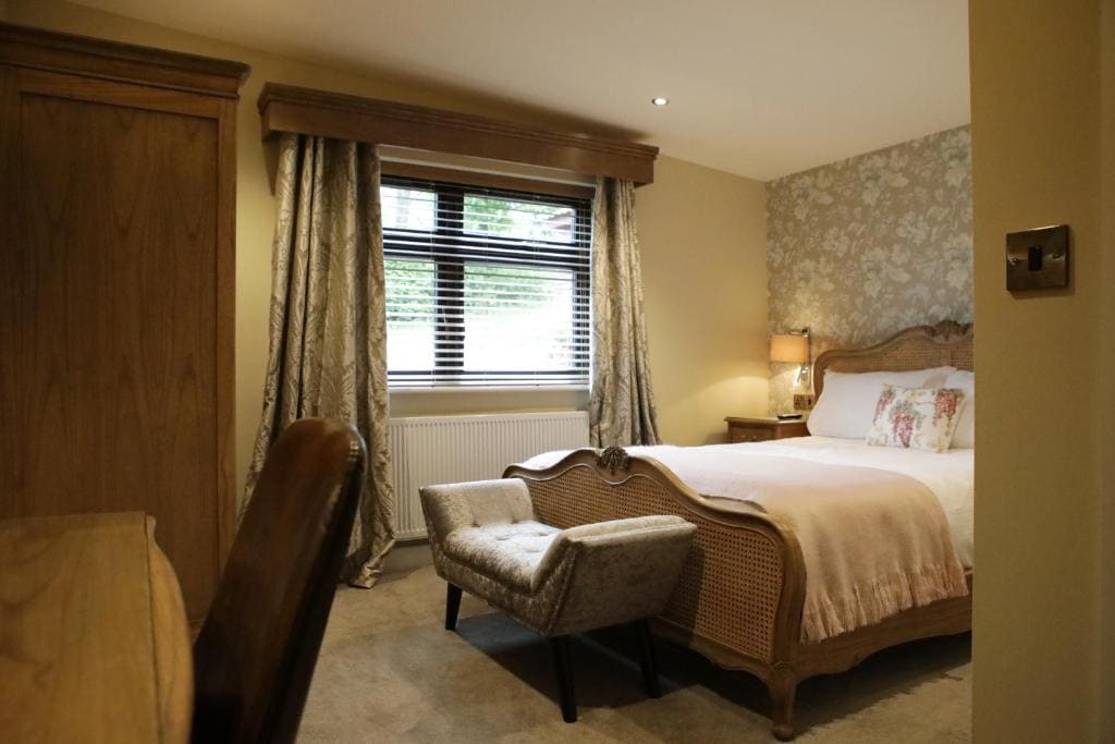 Deluxe King Room room - Image 3