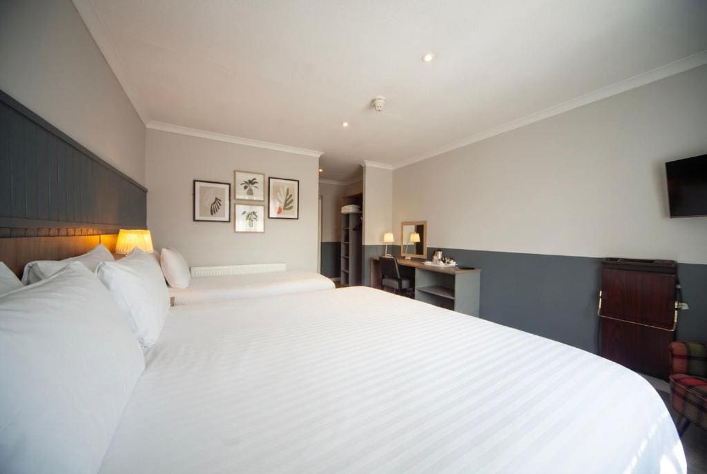Family Room room - Image 1